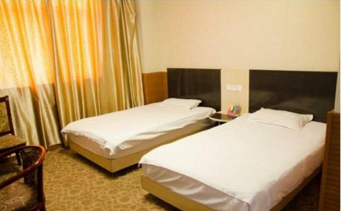 Gold Apple Business Hotel - Photo2