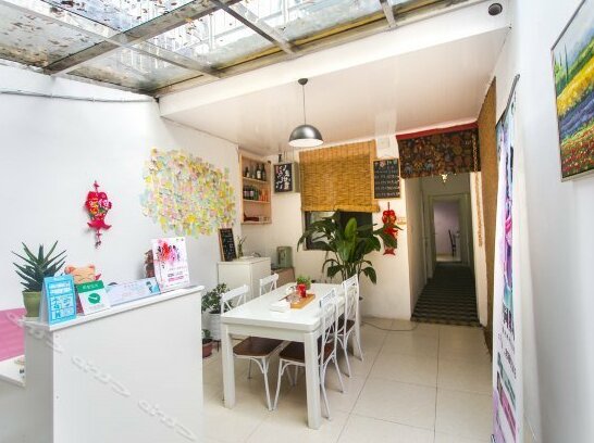 Blossom Inn - Photo3