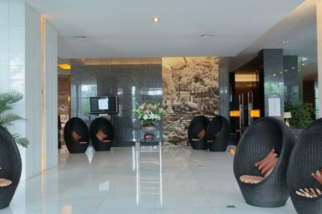 Gathering Hotel - Photo2