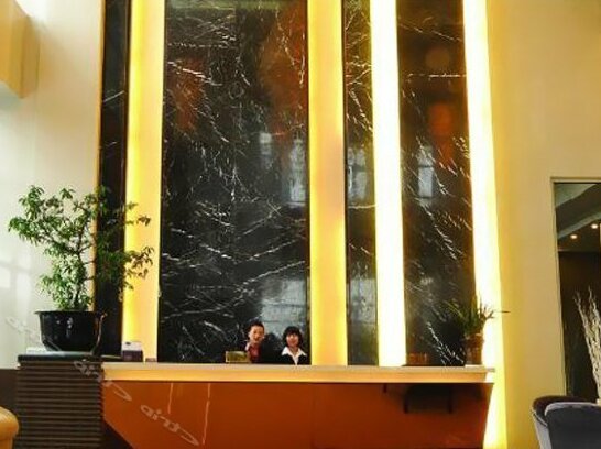 Hoton Hotel - Photo2