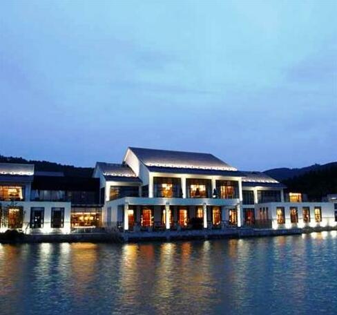 Huanxiu Resort and Spa