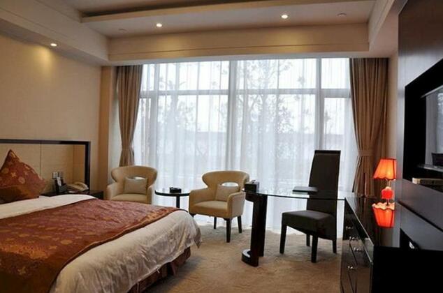 Phoenix Holiday Hotel - Photo3