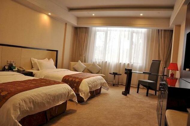 Phoenix Holiday Hotel - Photo5