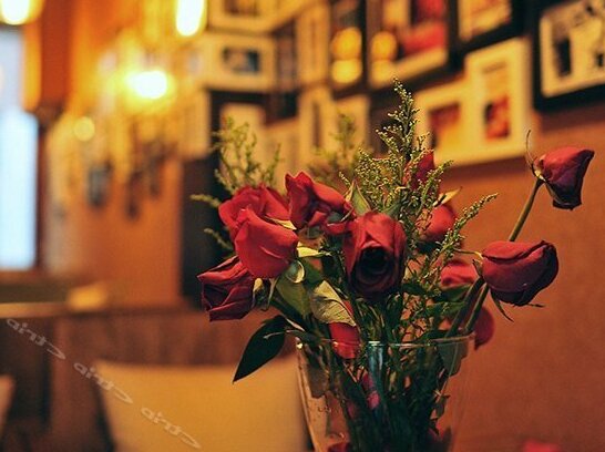 Unfinished Cafe Theme Inn Tongli - Photo3