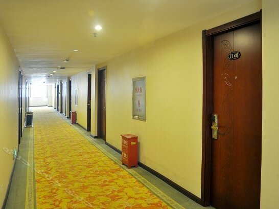 GreenTree Inn Shanxi Taiyuan Tongluo Bay Business Hotel - Photo3