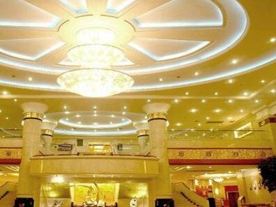 Chunlan Business Hotel - Photo2