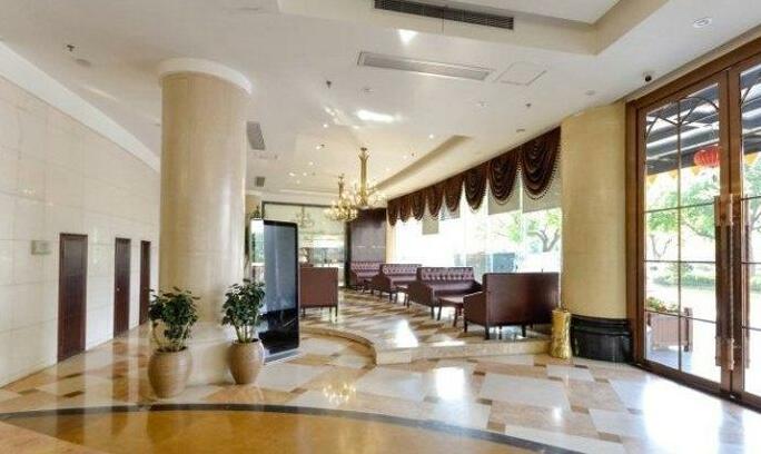 Shiny Hotel - Photo3