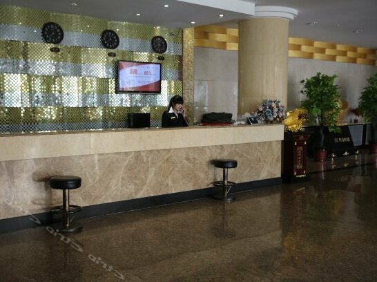 Grant Holiday Hotel - Photo4