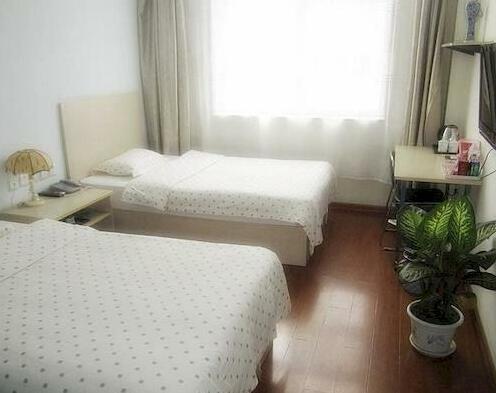 Ikea Sunshine Hotel - Photo4