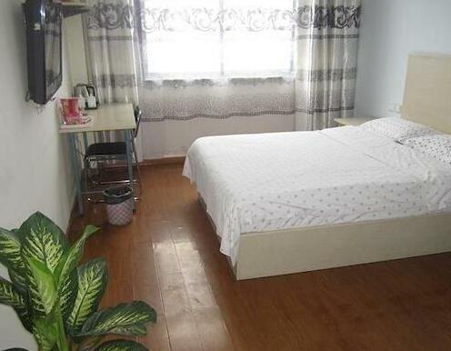 Ikea Sunshine Hotel - Photo5