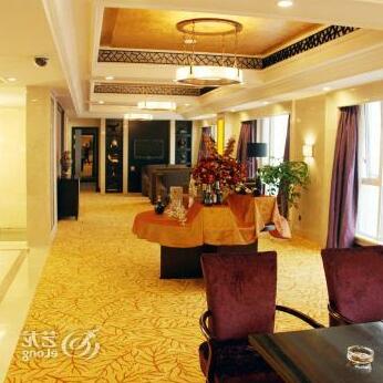 Qingdu International Hotel - Photo2