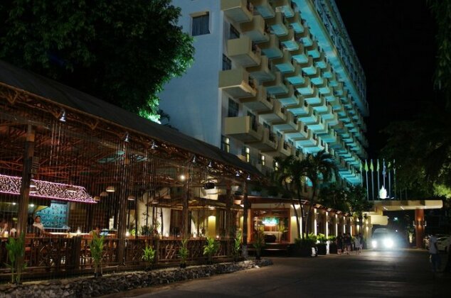 Golden Beach Hotel - Photo2