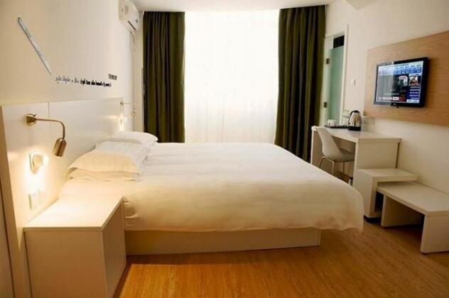 Motel 168 Huanglong Trade Area Branch - Photo4