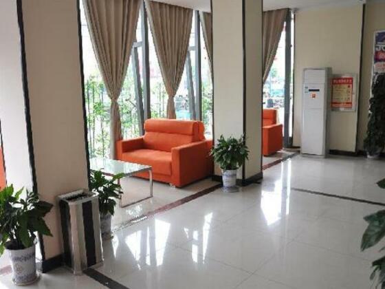 7 Days Inn Wuhan Yangluo Branch - Photo2