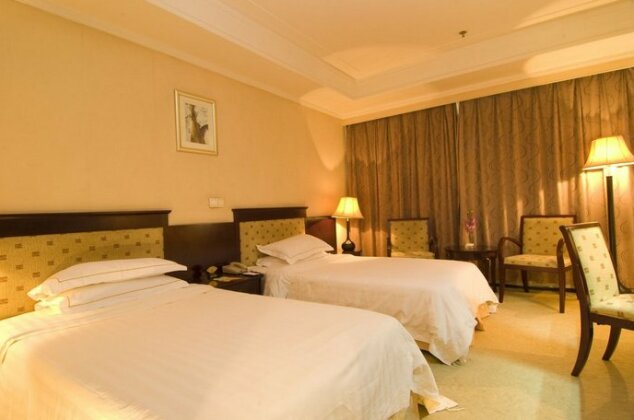 Central International Hotel Wuhan - Photo4