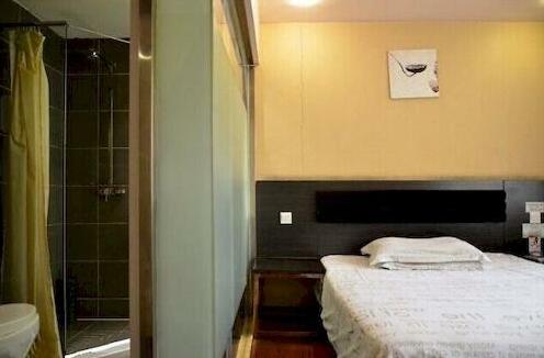 Green League Hotel - Photo4