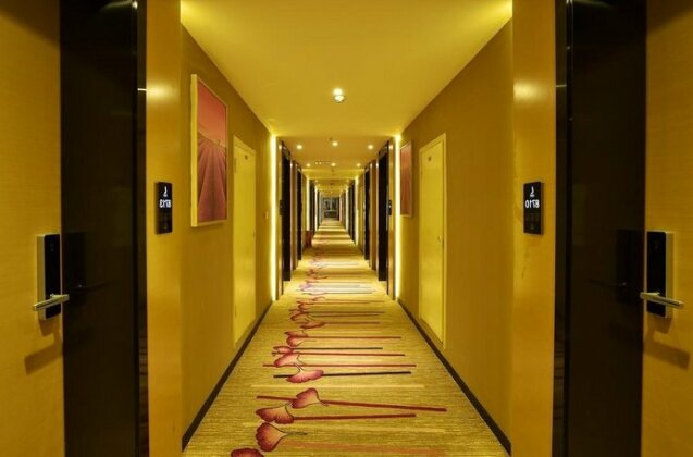 Lavande Hotel Wuhan Xudong - Photo4