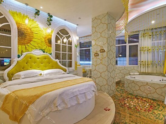 My Riad Love Hotel Wuhan Huanghelou - Photo2