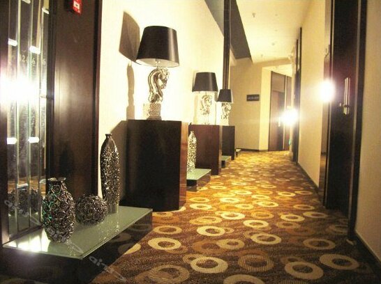 Sunshine 100m Theme Hotel - Photo2