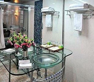 Hua Ting International Hotel - Photo2