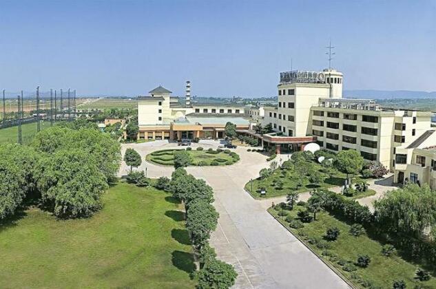 Sainty Lakeside Resort - Photo2
