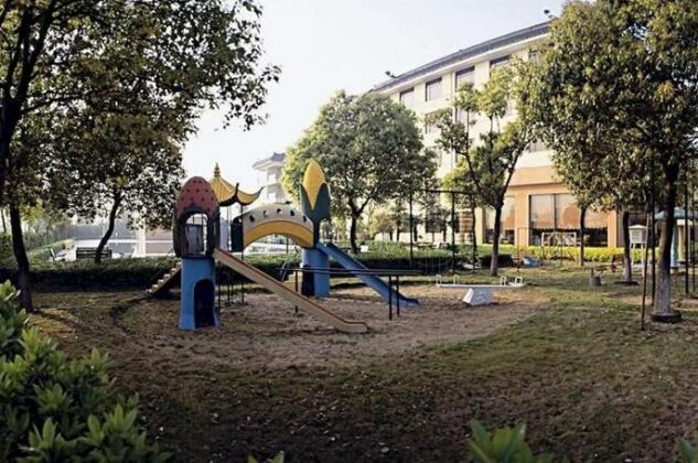 Sainty Lakeside Resort - Photo5