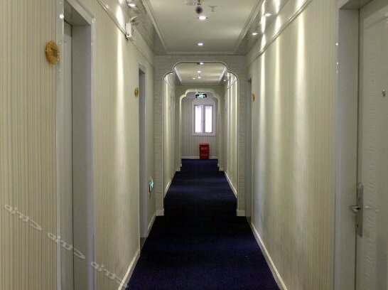 L7 Boutique Hostel - Photo2