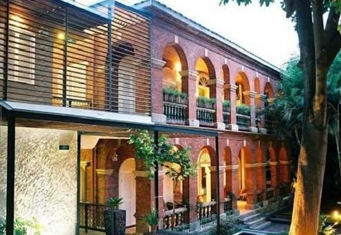 Lee Inn - Photo2