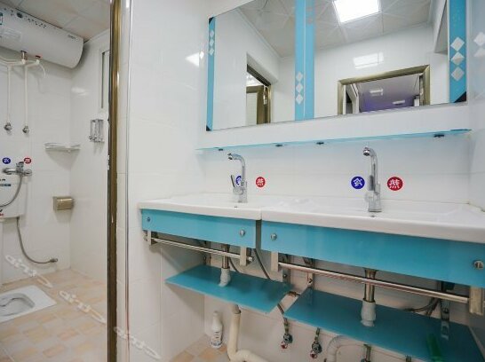 Romantic Xiamen Capsule hostel - Photo4