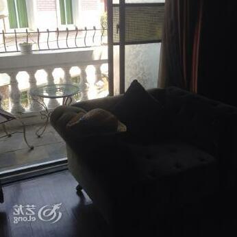 The Simple Life Hotel - Photo2