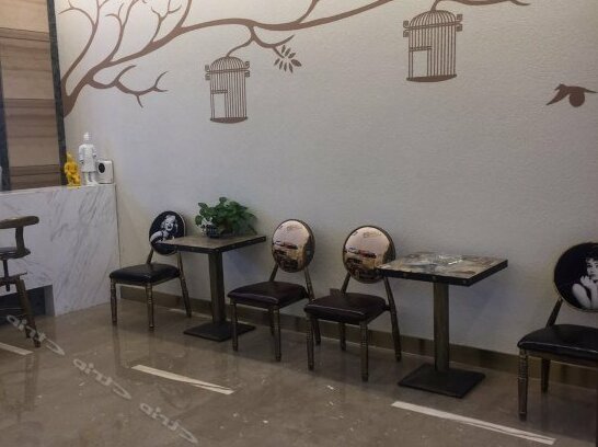 Boyi City Theme Hotel - Photo4