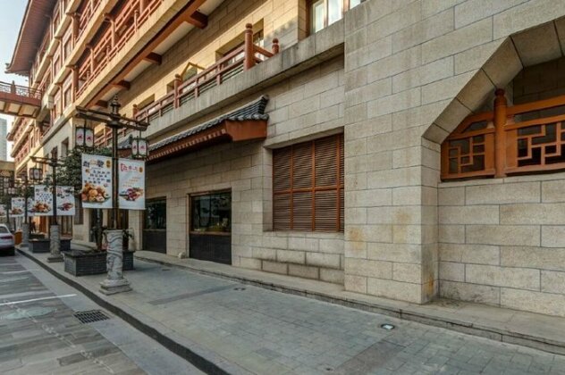 EW Hotel - Photo2