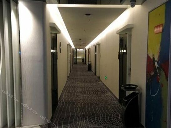 Feeling Theme Hotel - Photo3