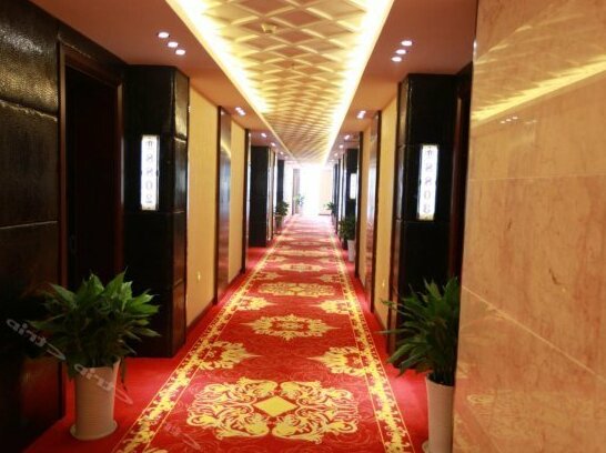 Platinum Palace Hotel - Photo3