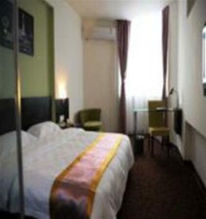 Super 8 Xi'an Zhongshan Gate - Photo2