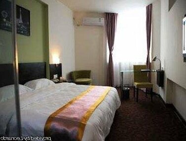 Super 8 Xi'an Zhongshan Gate - Photo3