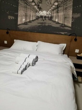 Tiantian Homtel Apartment