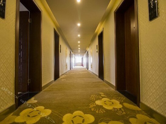 Ri Chu Dong Fang Business Hotel - Photo4