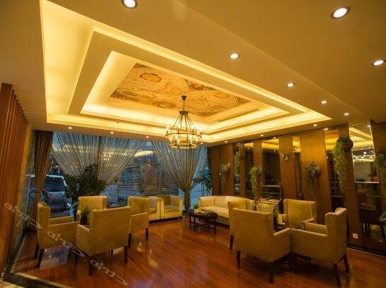 Four Seasons Holiday Hotel - Photo3