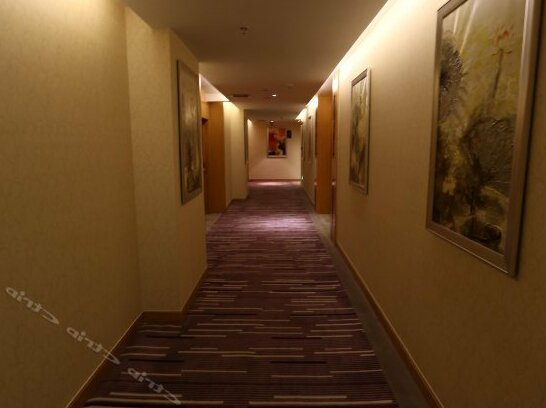 Blossoming Quality Hotel - Photo3