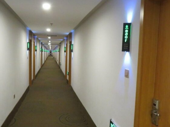 GreenTree Inn Xining Chengdong District Huangguang Yiwu Trade City Express Hotel - Photo3