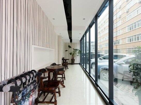Hongmayi Theme Hotel Xinxiang Qingchun Jiyi - Photo2