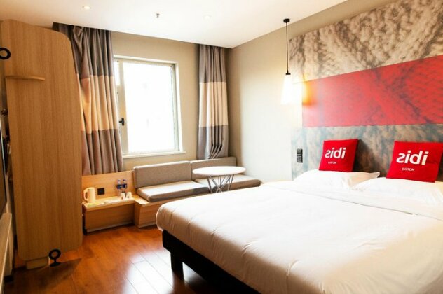 Ibis Xinzhou Qiyi Road Hotel - Photo5