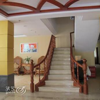 Crown Hotel - Photo3