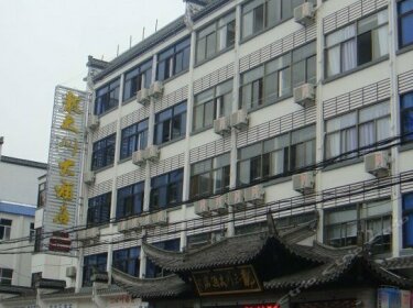 Long Zhi Chuan Hotel