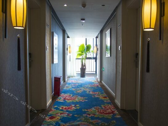 Cloud Collection Hotel - Photo4