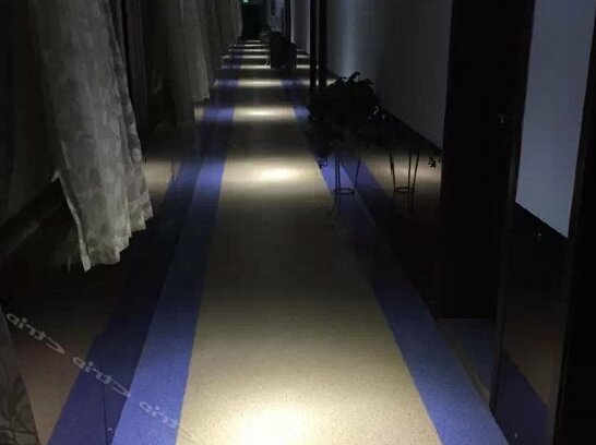 Yiyuan Express Hotel - Photo2