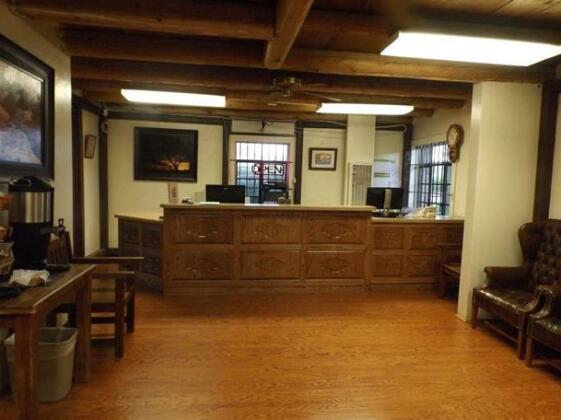 Thunderbird Lodge - Photo2