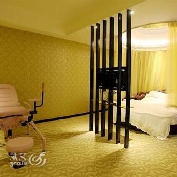 Aishe Fashion Hostel - Photo2