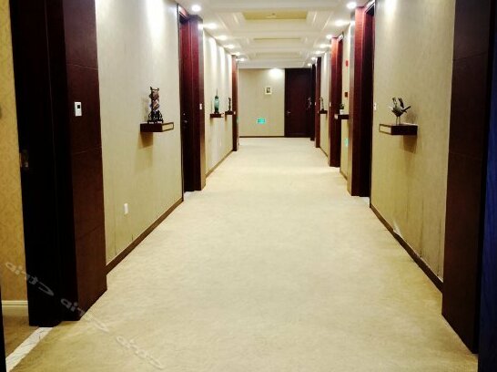 Educated youth theme hotel - Photo3